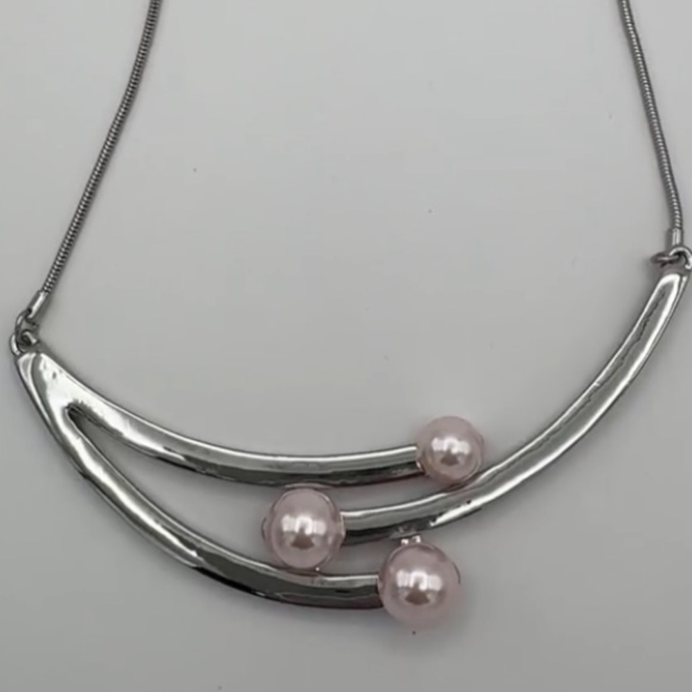 White House Black Market Silver Necklace with Pink Pearl Accents MSRP $70 - Picture 4 of 6
